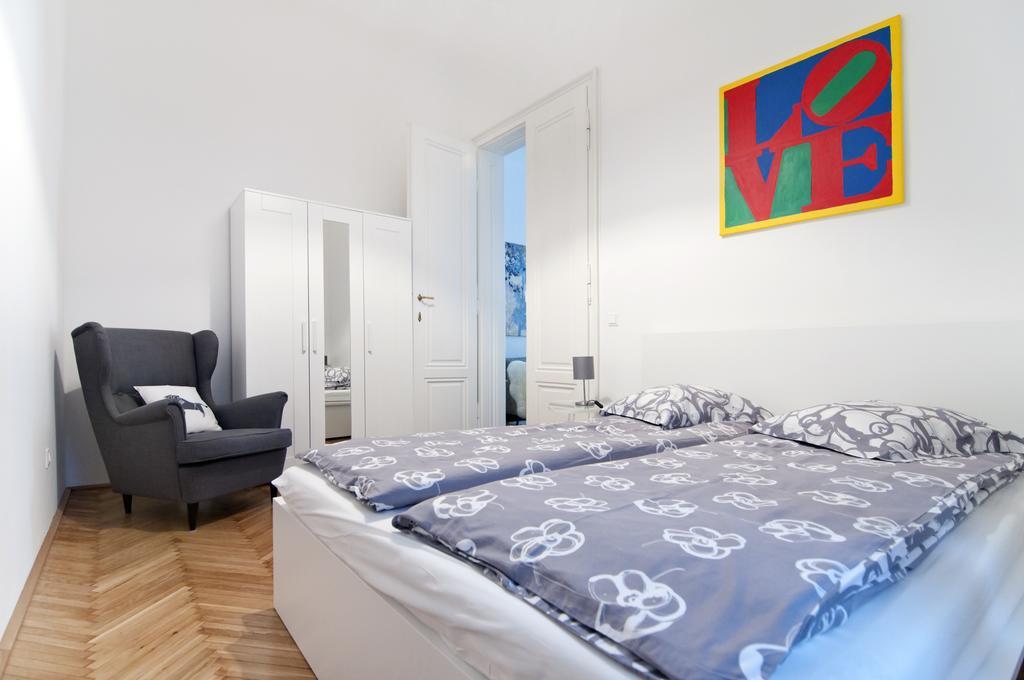 Heymi Apartments Oper Viena Quarto foto